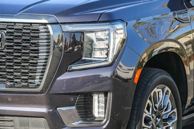 2024 GMC Yukon 5th Gen - Image 8 of 12