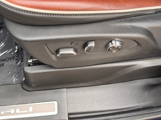 2024 GMC Yukon 5th Gen - Image 19 of 21