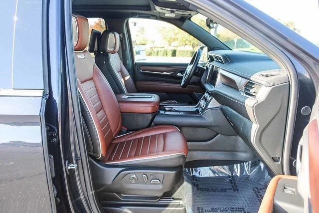 2024 GMC Yukon 5th Gen - Image 17 of 21