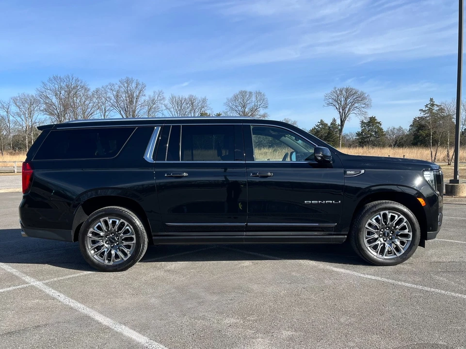 2024 GMC Yukon 5th Gen - Image 8 of 12