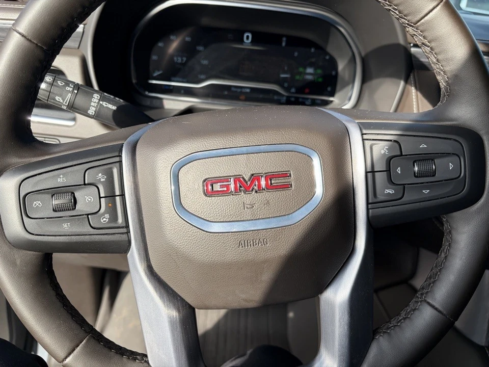 2024 GMC Yukon 5th Gen - Image 12 of 12
