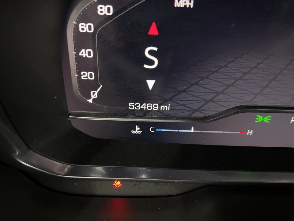 2024 GMC Yukon 5th Gen - Image 11 of 12