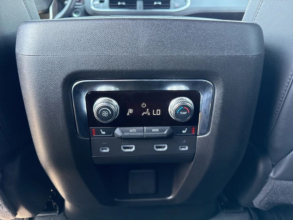 2024 GMC Yukon 5th Gen - Image 15 of 21