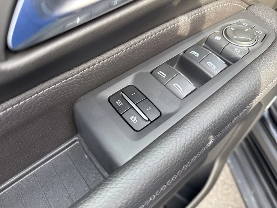 2024 GMC Yukon 5th Gen - Image 11 of 21