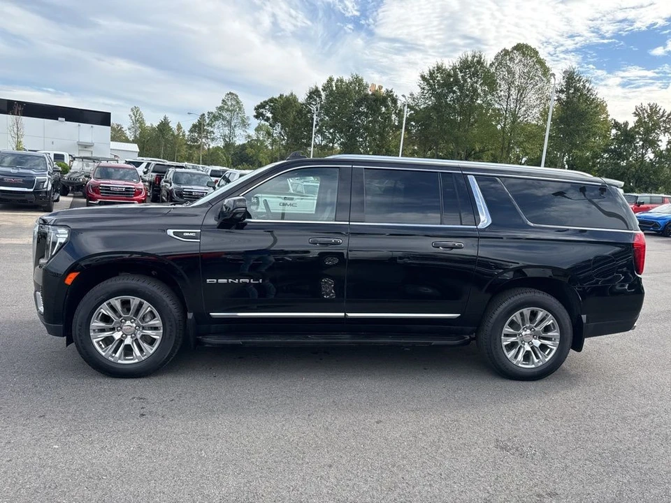 2024 GMC Yukon 5th Gen - Image 2 of 21