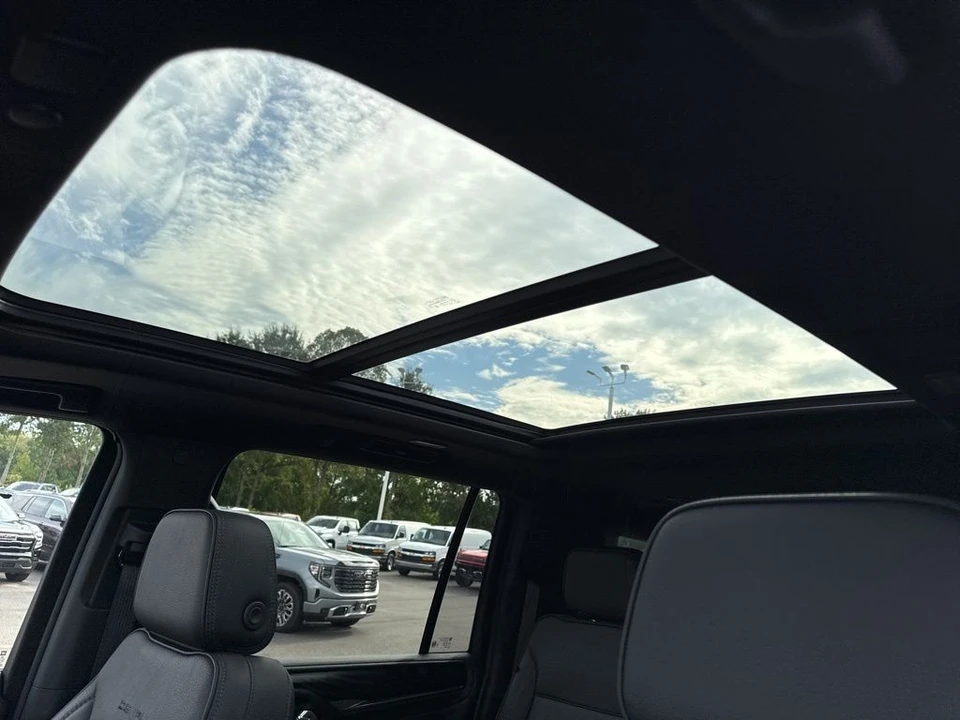 2024 GMC Yukon 5th Gen - Image 12 of 21