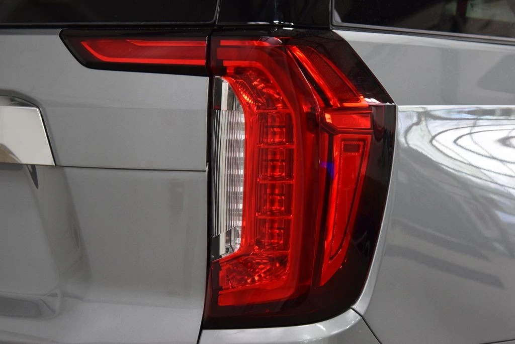 2024 GMC Yukon 5th Gen - Image 18 of 21