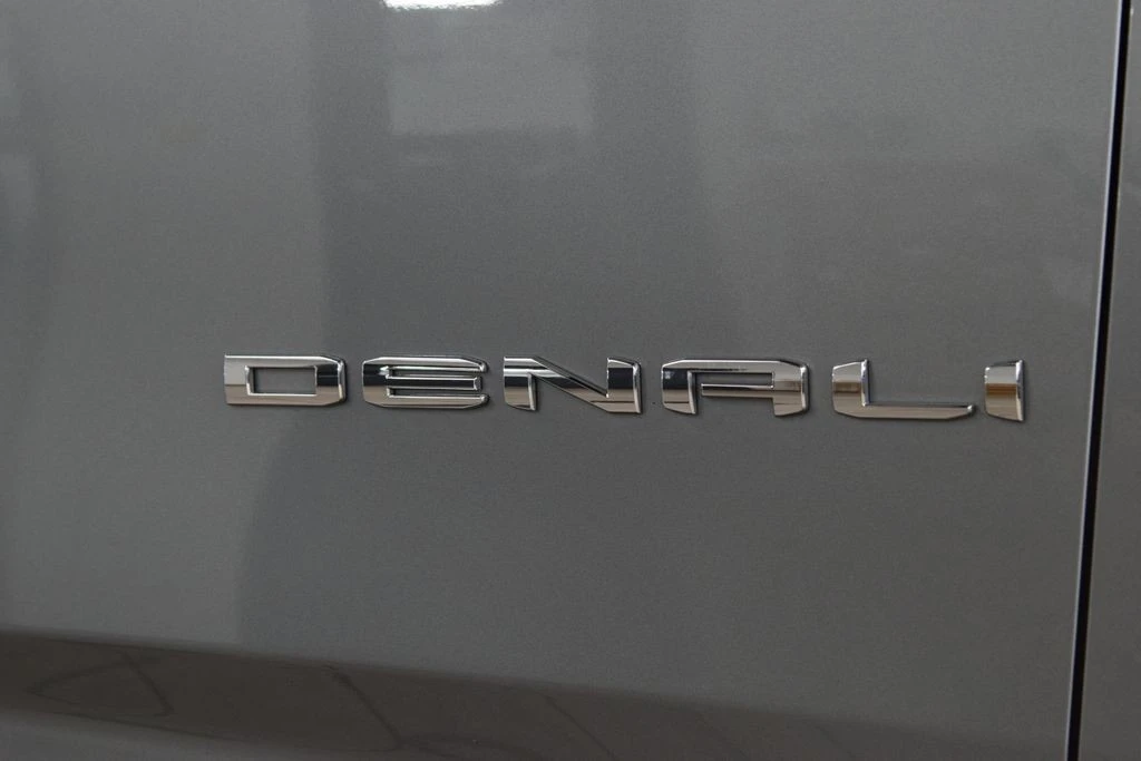 2024 GMC Yukon 5th Gen - Image 14 of 21