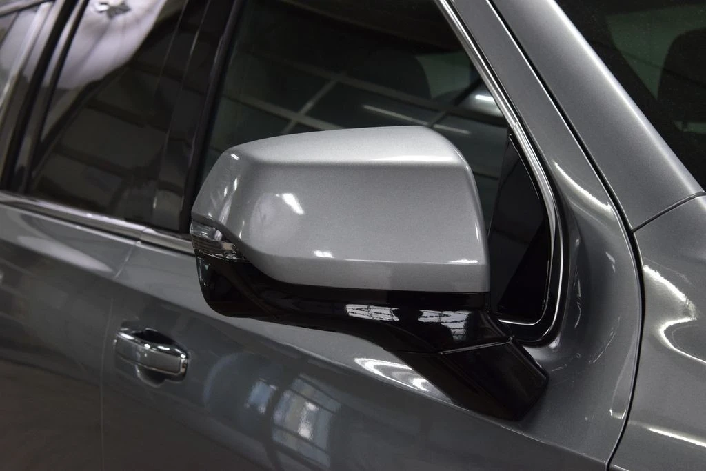 2024 GMC Yukon 5th Gen - Image 16 of 21