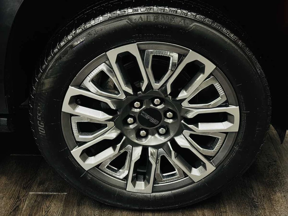 2024 GMC Yukon 5th Gen - Image 19 of 21