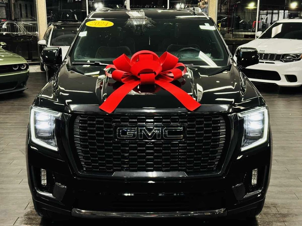 2024 GMC Yukon 5th Gen - Image 16 of 21