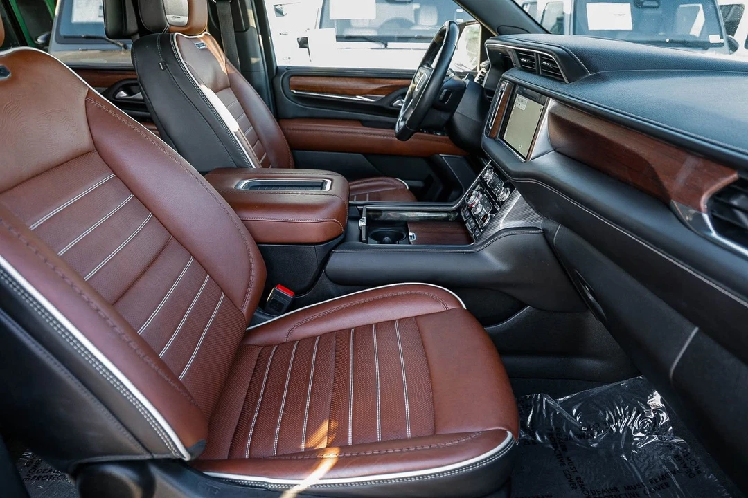 2024 GMC Yukon 5th Gen - Image 17 of 21