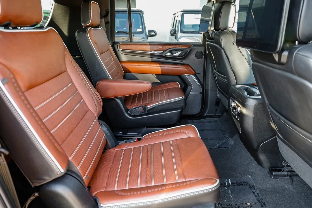 2024 GMC Yukon 5th Gen - Image 18 of 21