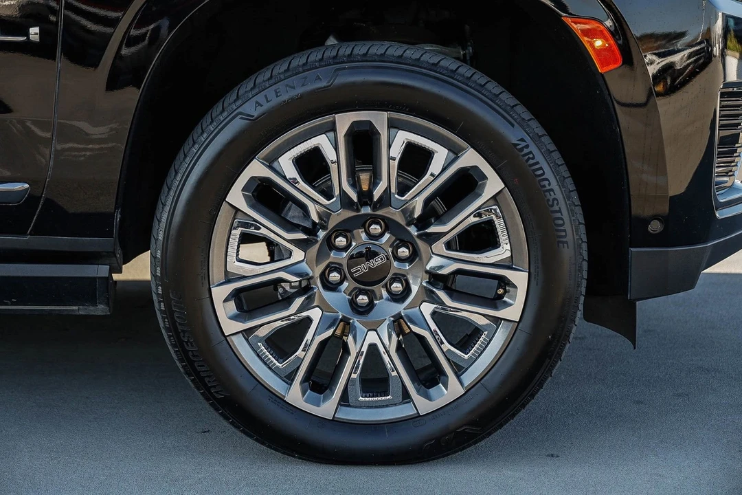 2024 GMC Yukon 5th Gen - Image 9 of 21