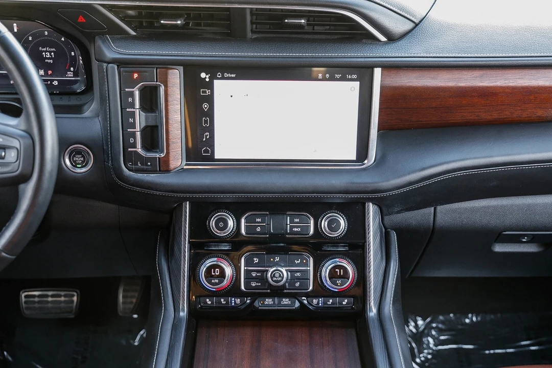 2024 GMC Yukon 5th Gen - Image 11 of 12