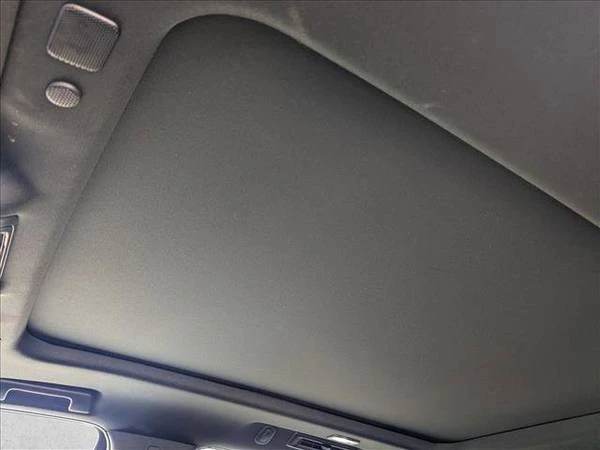 2024 GMC Yukon 5th Gen - Image 16 of 21