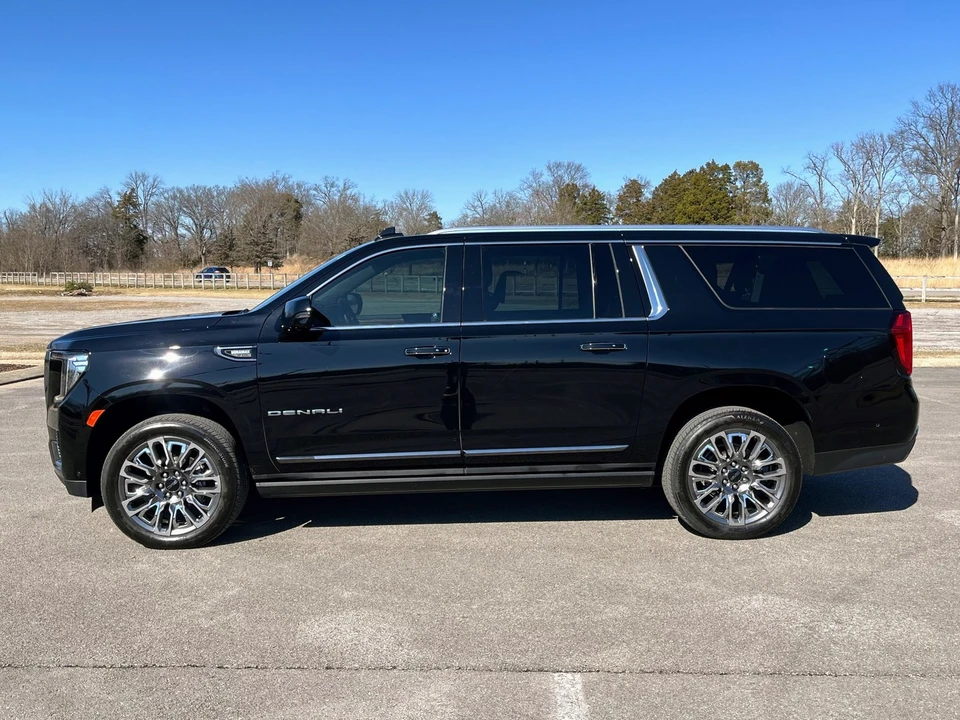 2024 GMC Yukon 5th Gen - Image 7 of 12