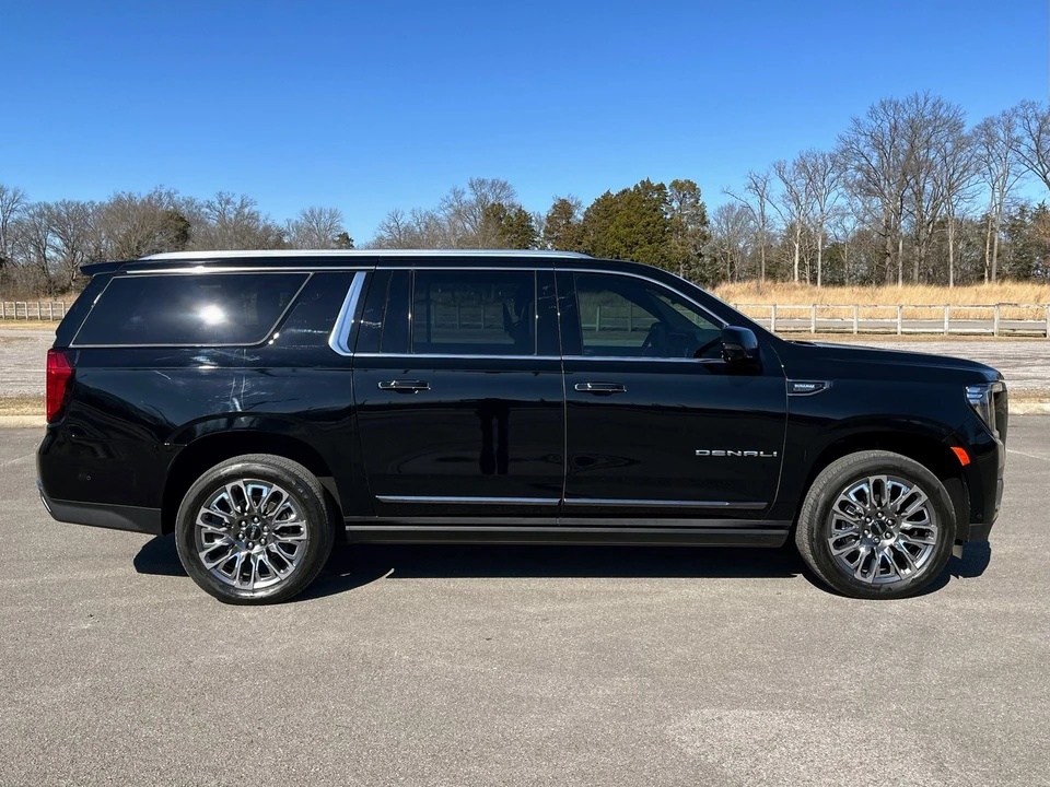 2024 GMC Yukon 5th Gen - Image 8 of 12