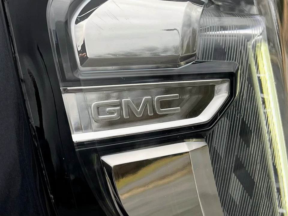 2024 GMC Yukon 5th Gen - Image 21 of 21