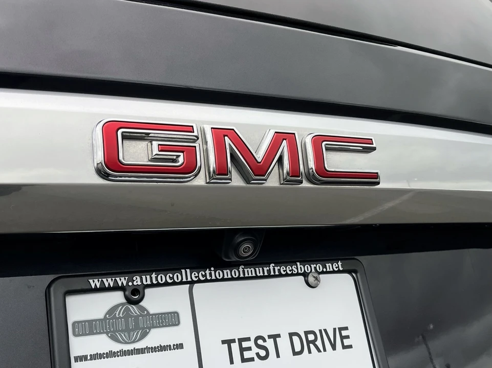 2024 GMC Yukon 5th Gen - Image 9 of 21
