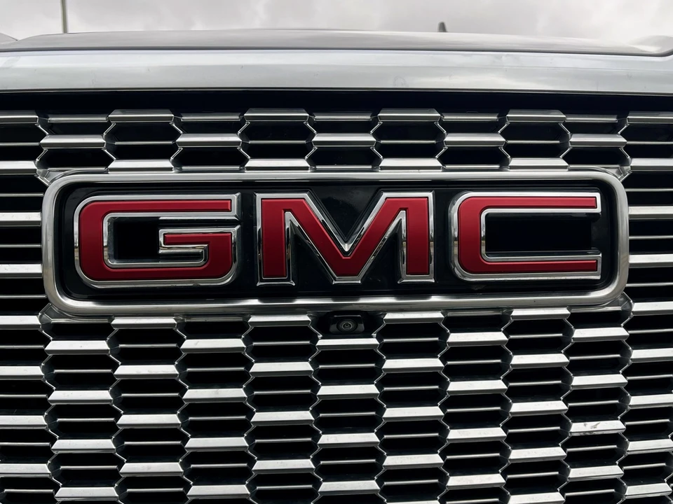 2024 GMC Yukon 5th Gen - Image 14 of 21