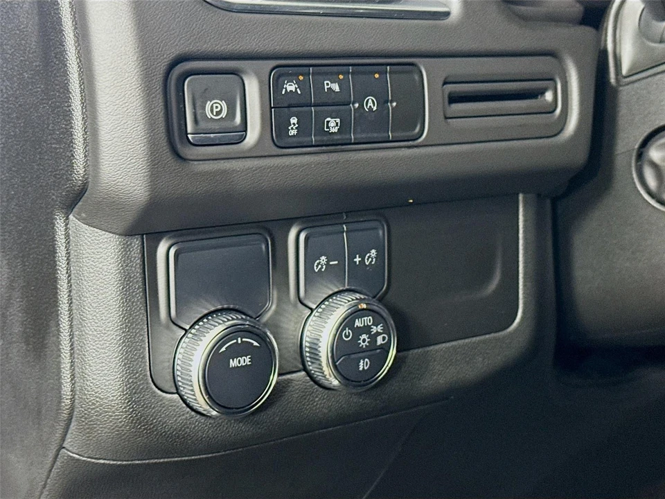 2024 GMC Yukon 5th Gen - Image 5 of 17