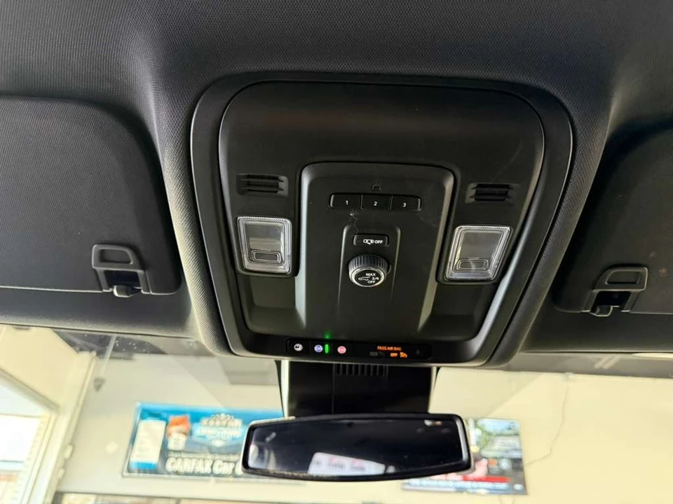 2024 GMC Yukon 5th Gen - Image 20 of 21