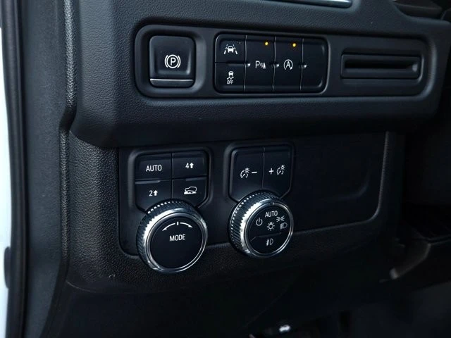 2024 GMC Yukon 5th Gen - Image 18 of 21