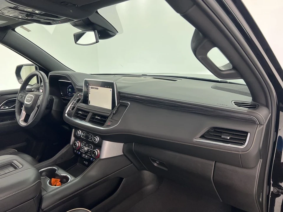 2024 GMC Yukon 5th Gen - Image 26 of 31