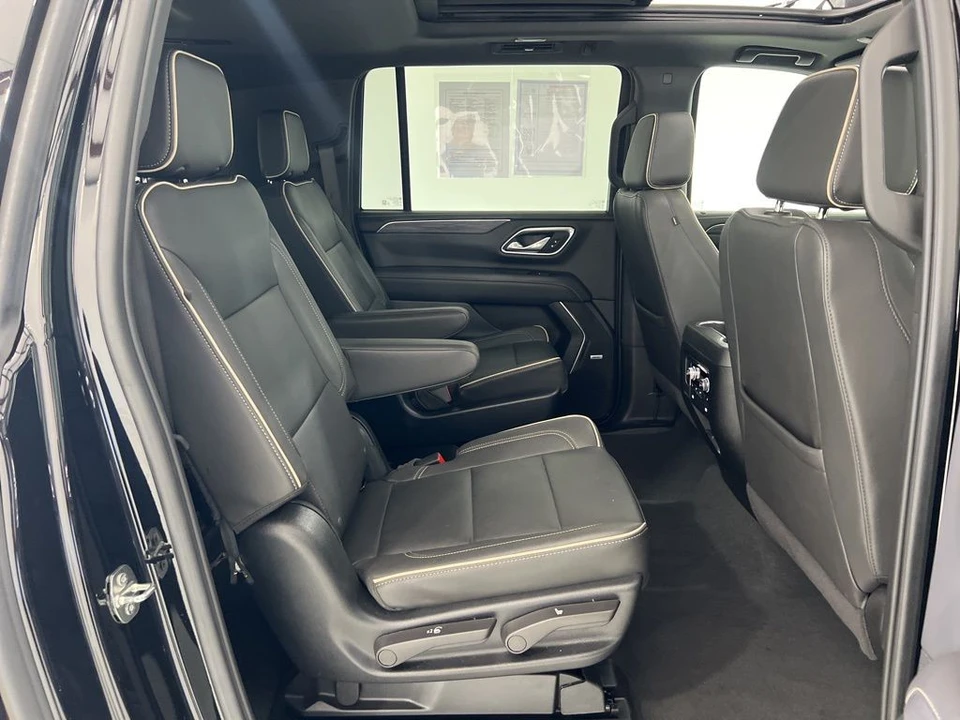 2024 GMC Yukon 5th Gen - Image 24 of 31
