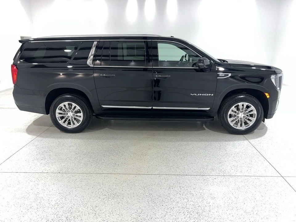 2024 GMC Yukon 5th Gen - Image 5 of 31