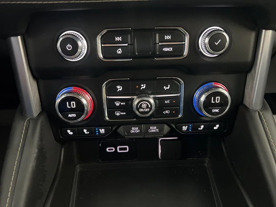 2024 GMC Yukon 5th Gen - Image 16 of 31