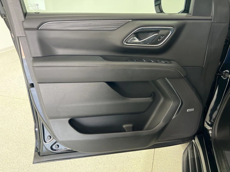 2024 GMC Yukon 5th Gen - Image 20 of 31