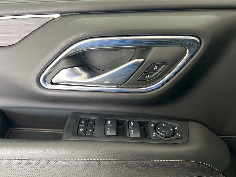 2024 GMC Yukon 5th Gen - Image 21 of 31