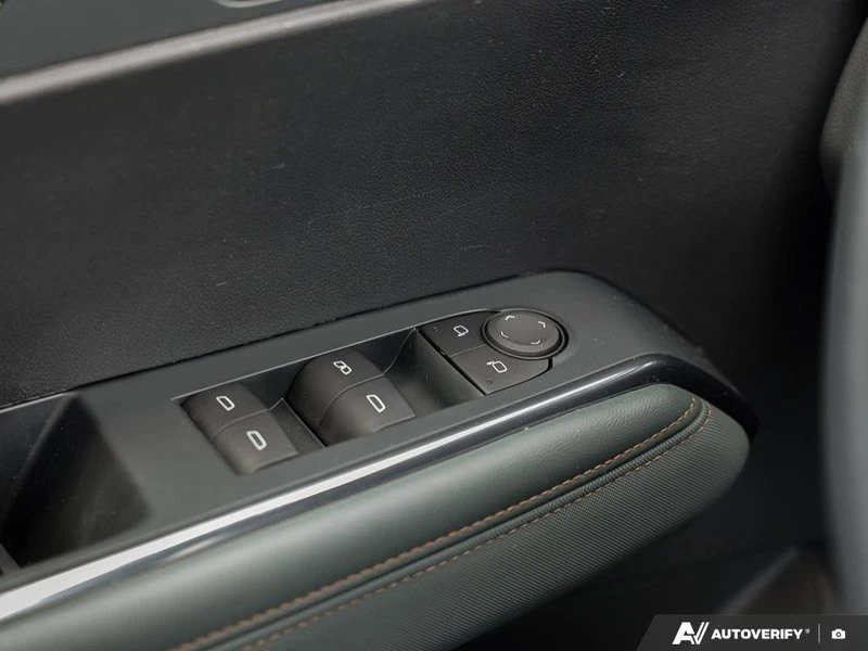 2024 GMC Acadia - Image 15 of 20