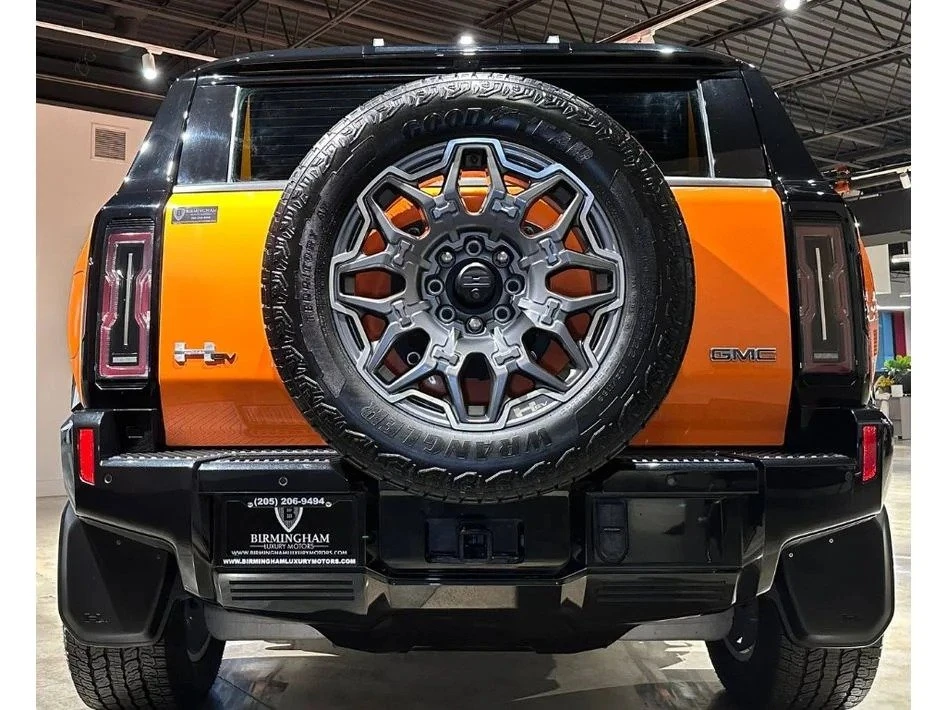 2024 GMC Hummer EV - Image 10 of 17