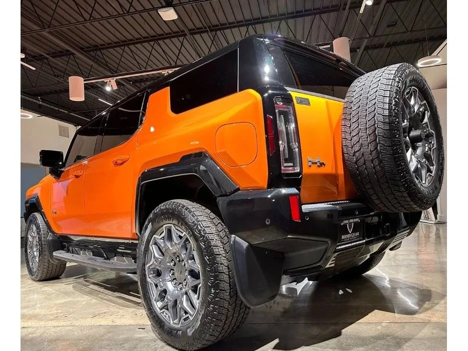 2024 GMC Hummer EV - Image 12 of 17