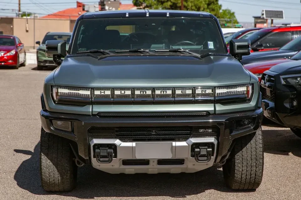 2024 GMC Hummer EV - Image 2 of 19