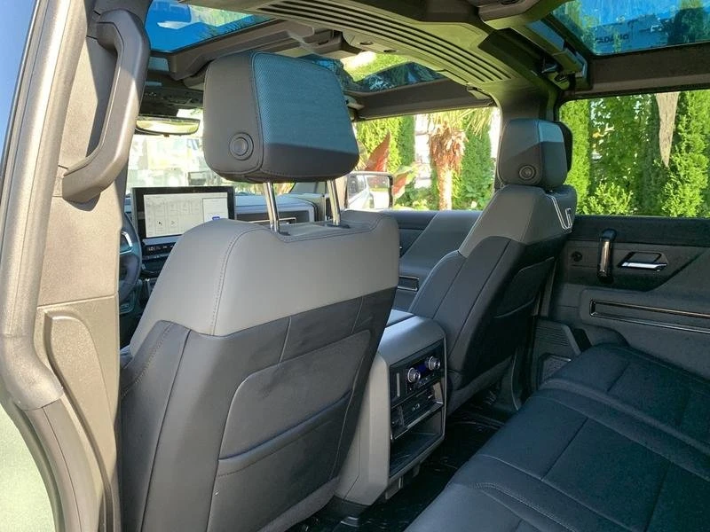 2024 GMC Hummer EV - Image 18 of 20
