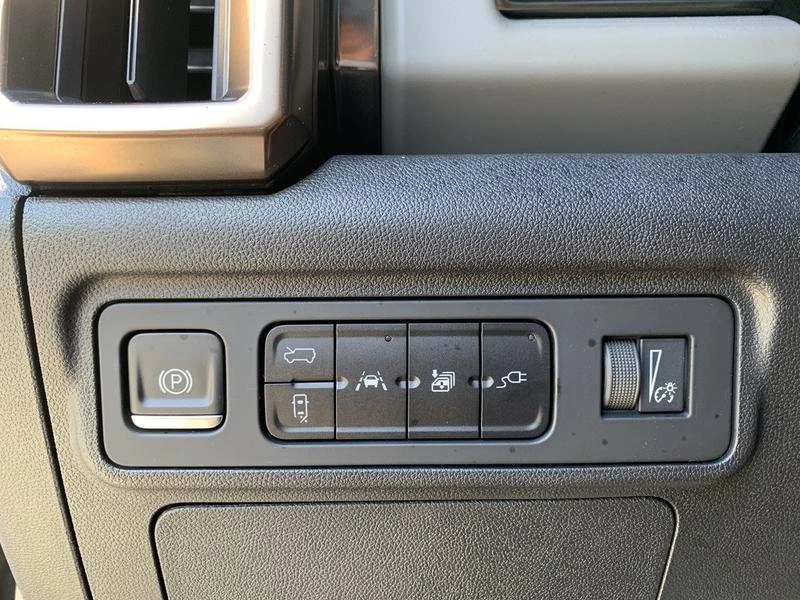 2024 GMC Hummer EV - Image 12 of 20