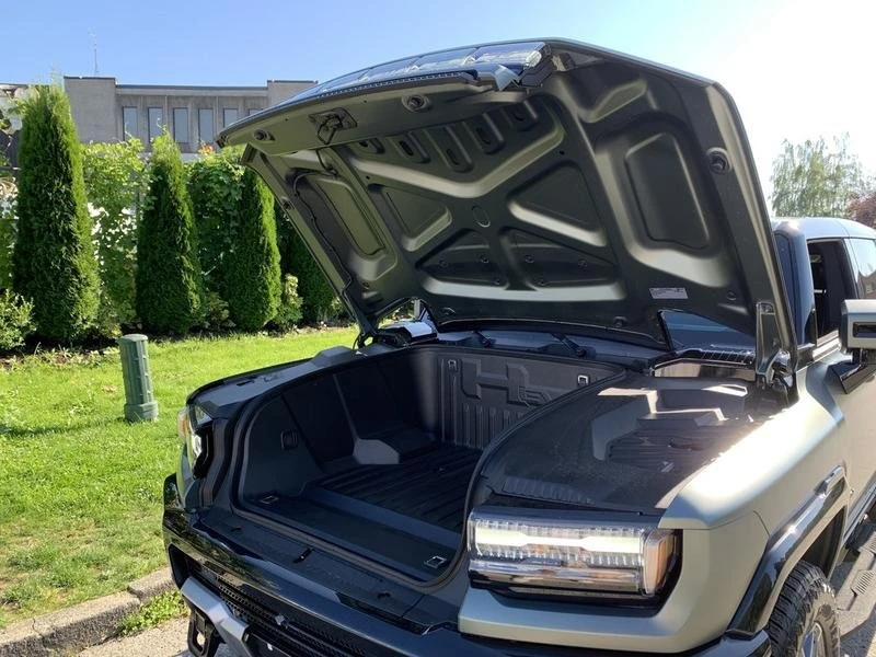 2024 GMC Hummer EV - Image 16 of 20