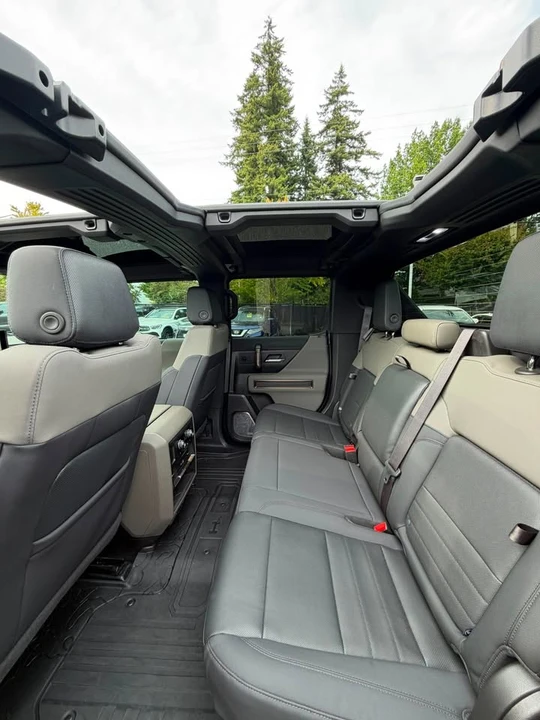 2024 GMC Hummer EV - Image 10 of 10