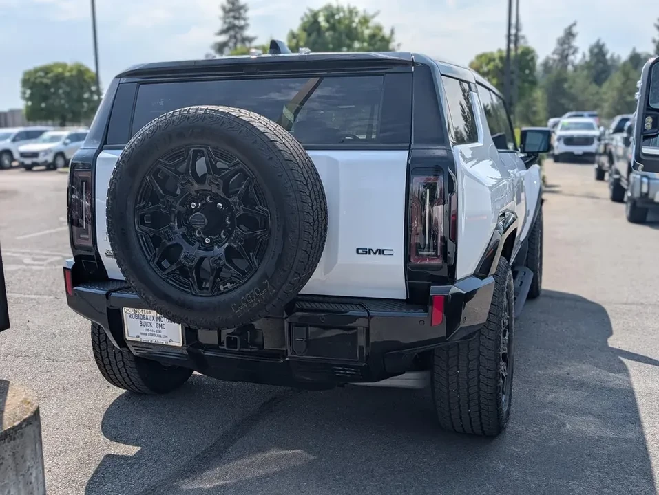 2024 GMC Hummer EV - Image 4 of 6