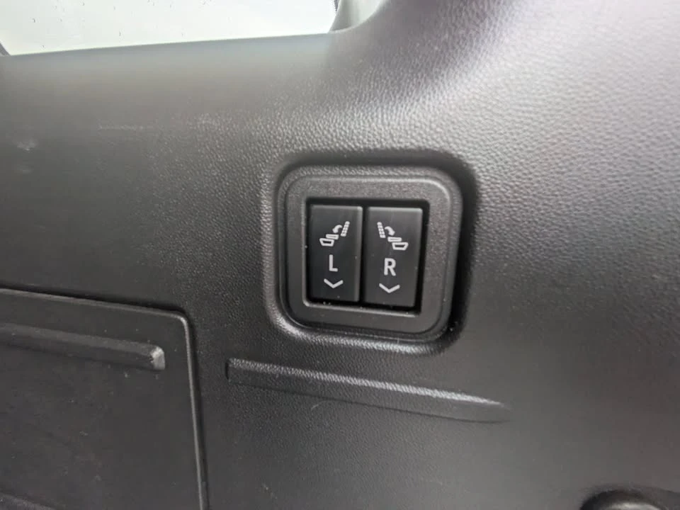 2024 GMC Hummer EV - Image 15 of 15