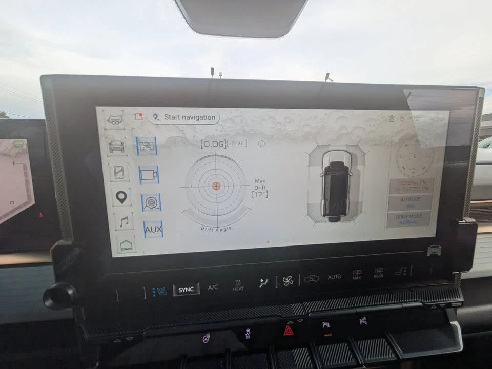 2024 GMC Hummer EV - Image 14 of 15