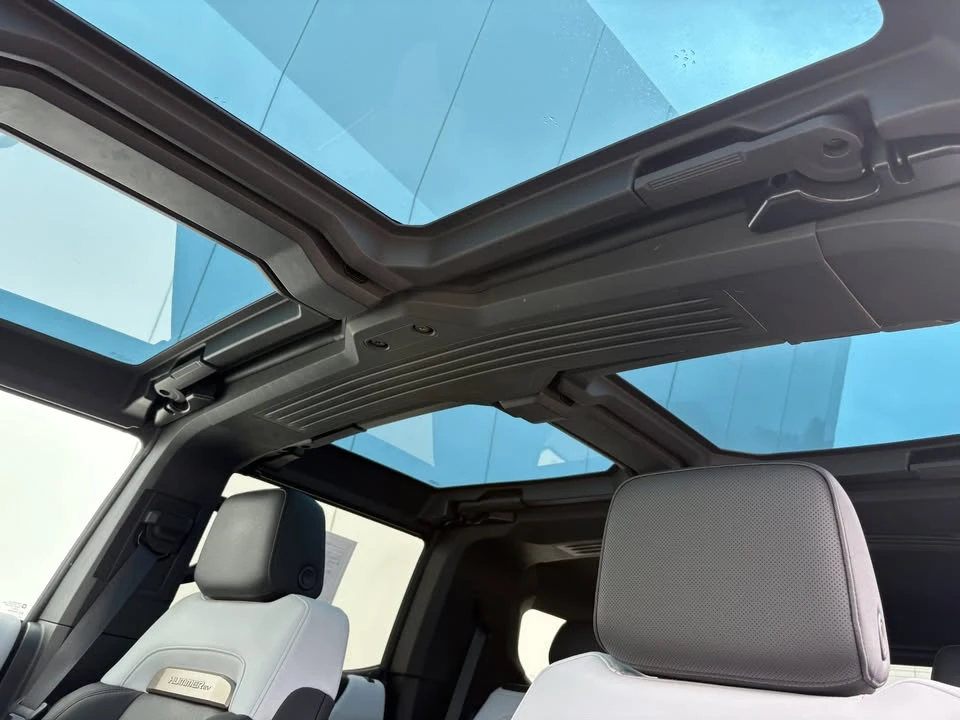 2024 GMC Hummer EV - Image 8 of 9
