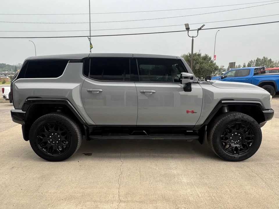 2024 GMC Hummer EV - Image 7 of 15