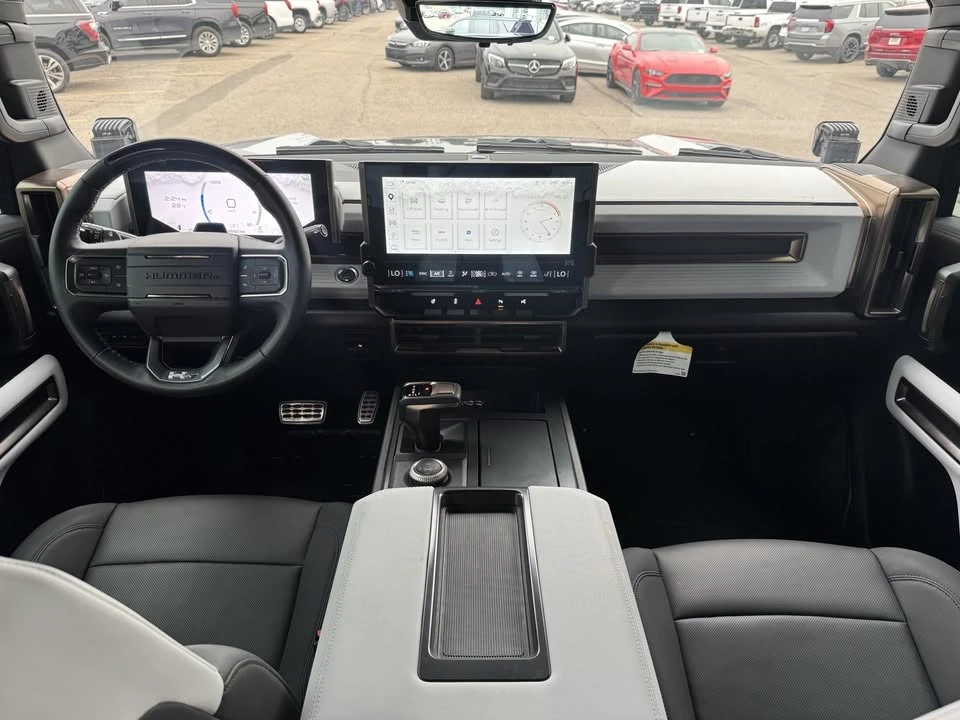 2024 GMC Hummer EV - Image 10 of 15