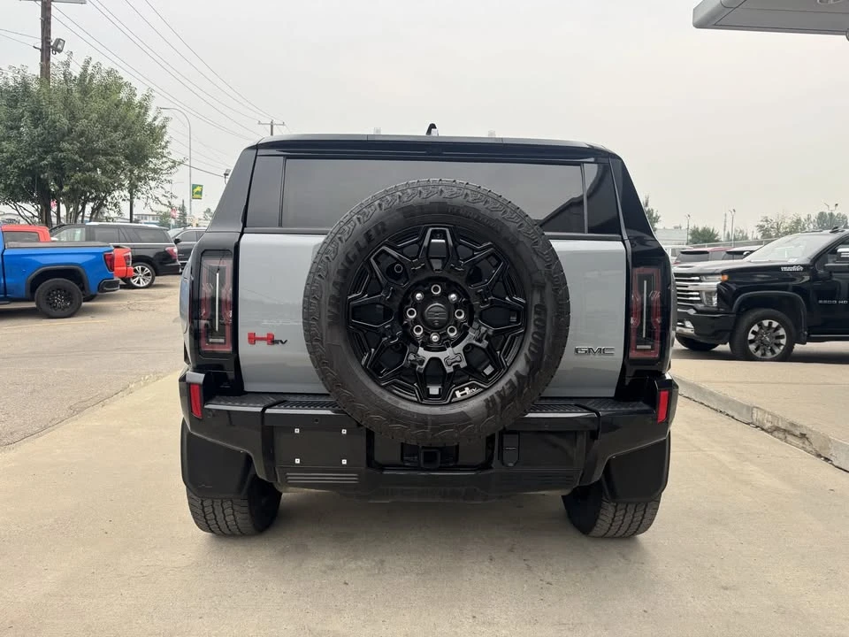 2024 GMC Hummer EV - Image 5 of 15