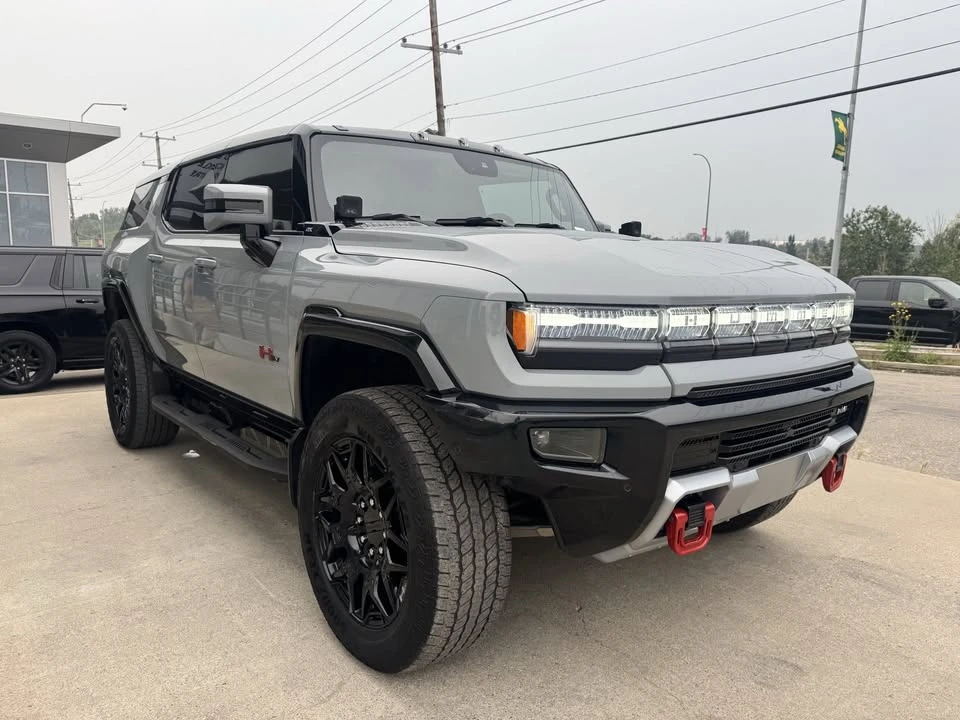 2024 GMC Hummer EV - Image 8 of 15